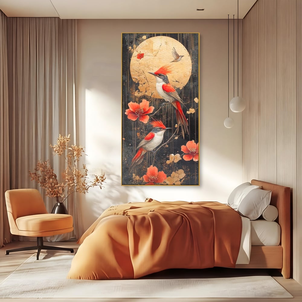 Tablou canvas cu tablou canvas cu pasari si flori rosii, in rama de aluminiu auriu, pe perete intr-un dormitor